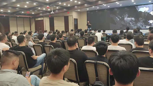 观岚峰上集团训练营丨商务&设计师多维赋能，筑就未来！